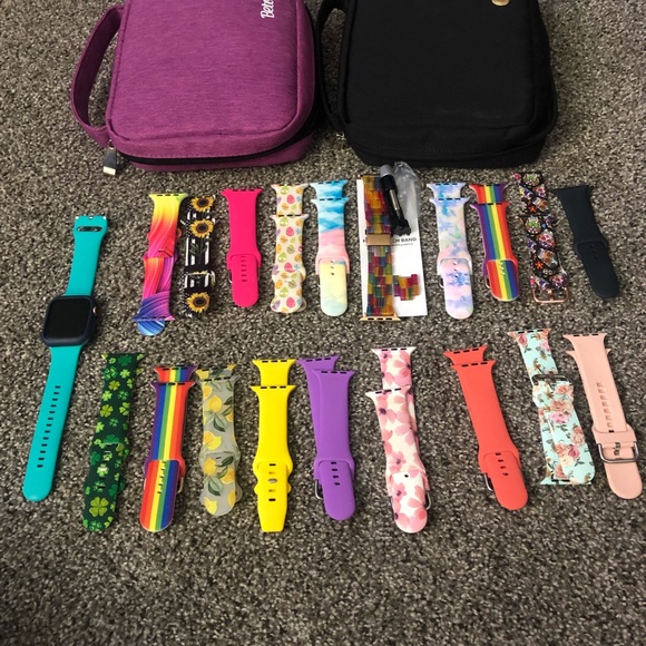 Apple series 6 watch 44mm with accessories - Picture 3 of 5